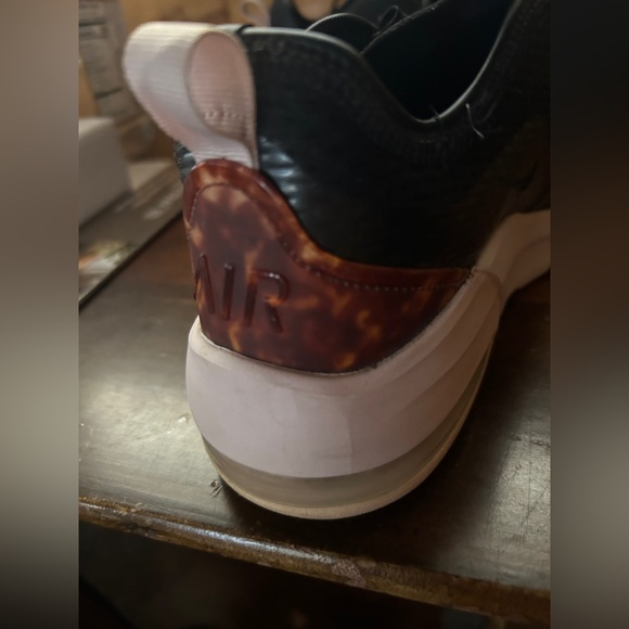 THEY’RE BACK Womens Air Max Motion 2 Size 6.Sorry for the lack of communication. - Picture 5 of 6